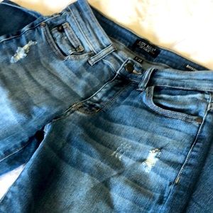 Judy Blue boyfriend fit distressed jeans. Size 1